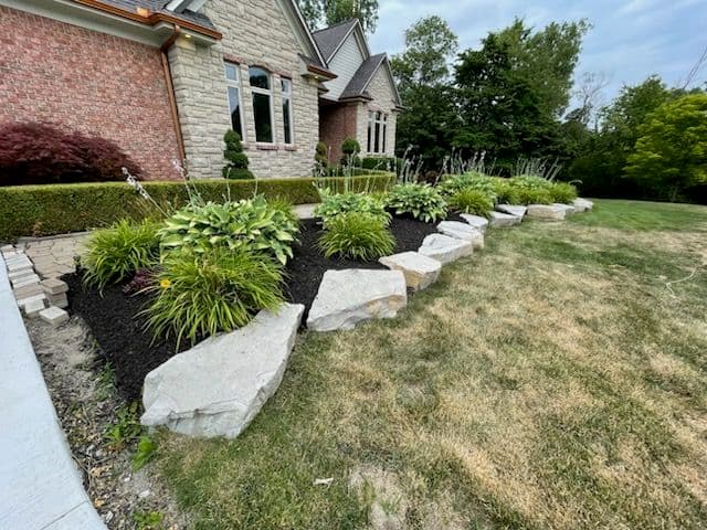 Gallery photos for Enhancing Curb Appeal with Mulching and Landscaping: Image #2