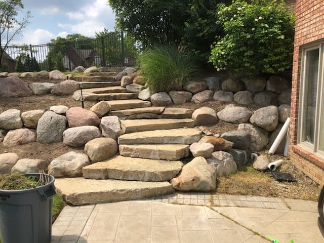 Gallery photos for Breathtaking Landscape Bed Cleanup: Image #2